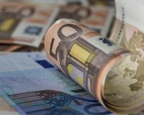 Χρηματικοοικονικες ενημερωσεις Ελλαδας